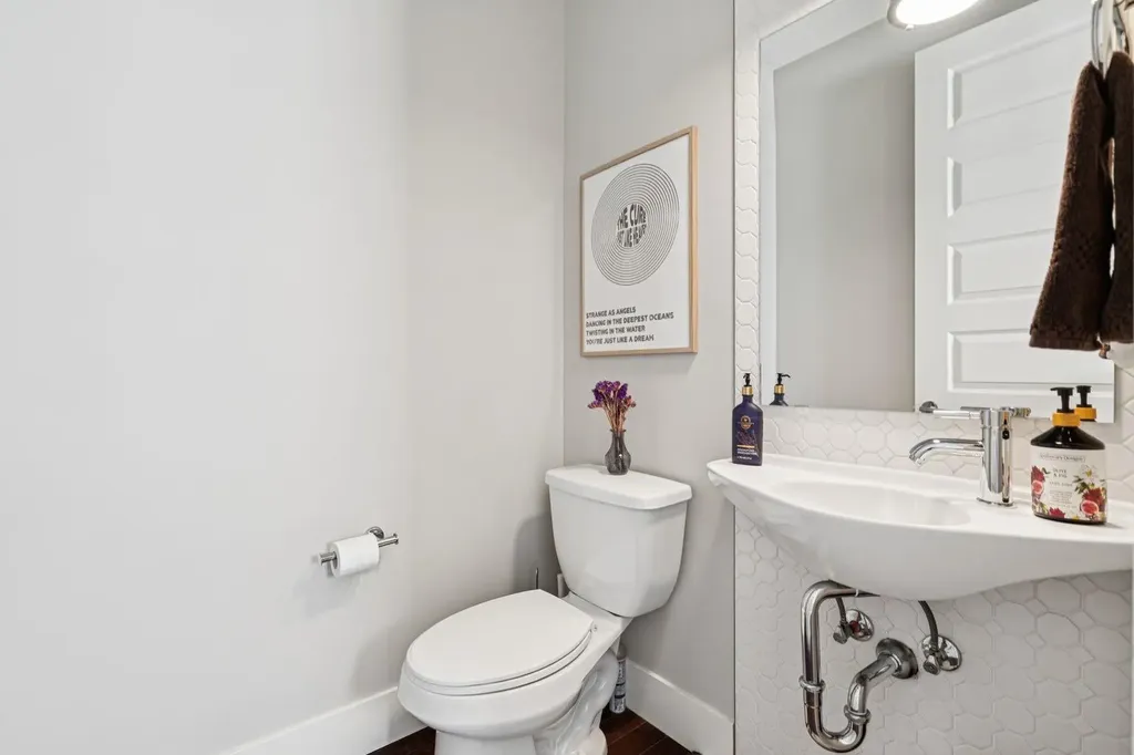 6 Quarry Lane SE Calgary AB T2C 5N4