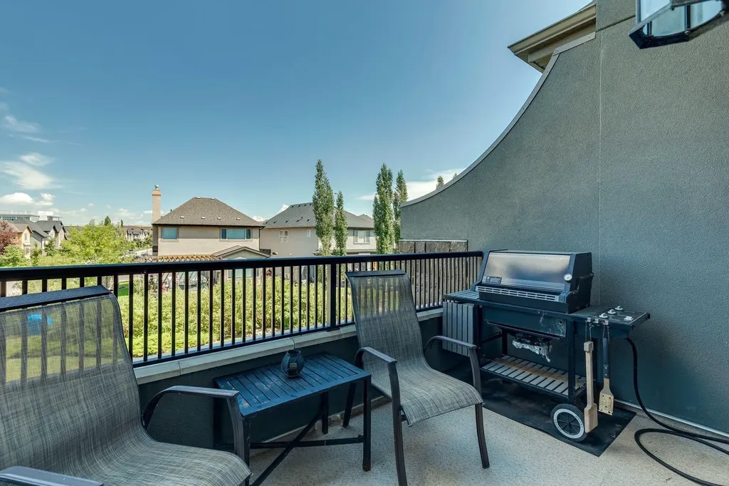 6 Quarry Lane SE Calgary AB T2C 5N4