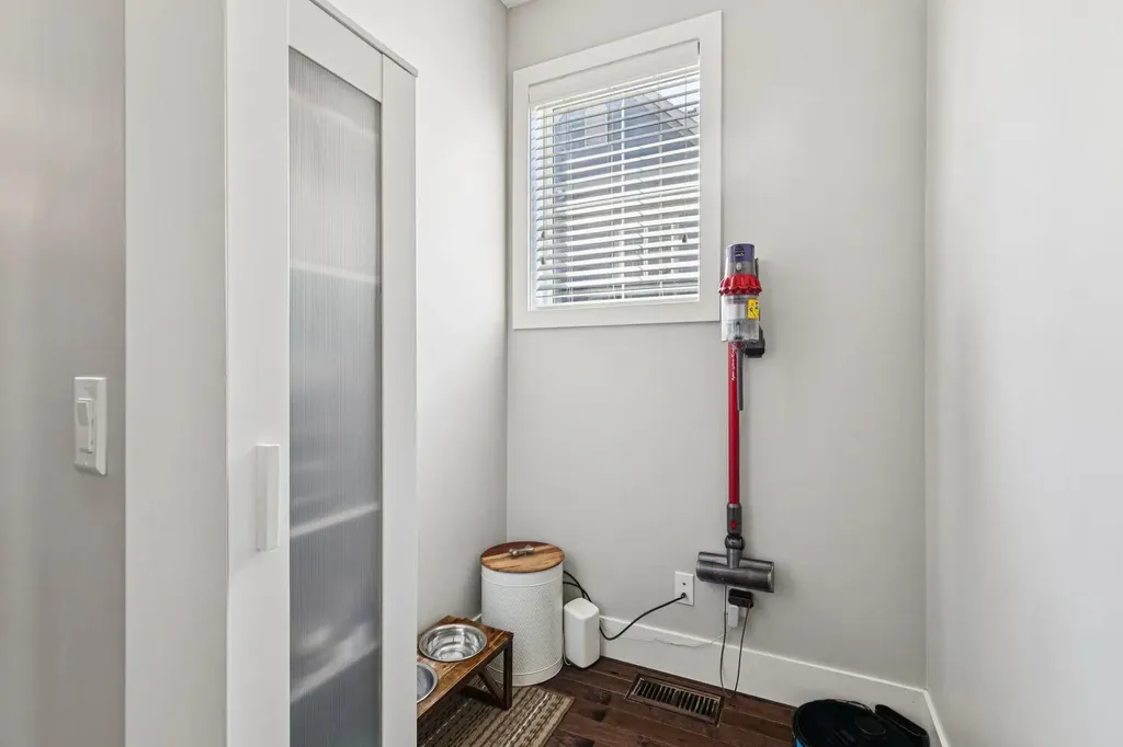 6 Quarry Lane SE Calgary AB T2C 5N4