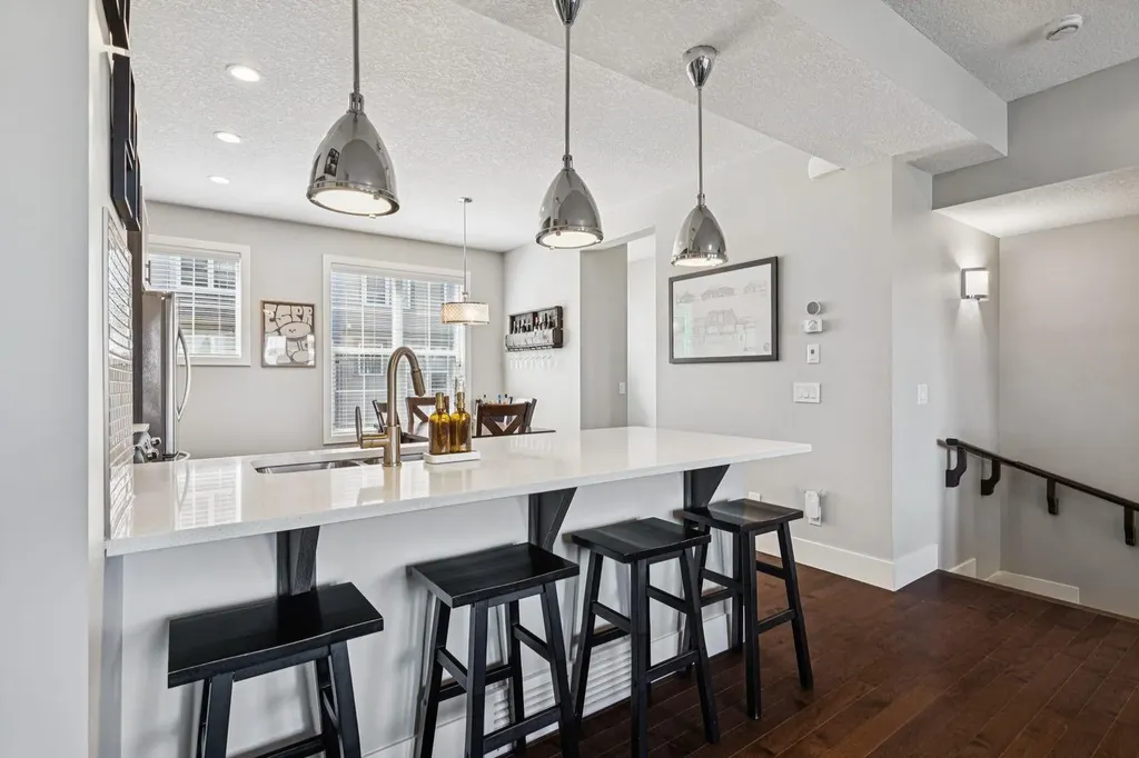 6 Quarry Lane SE Calgary AB T2C 5N4