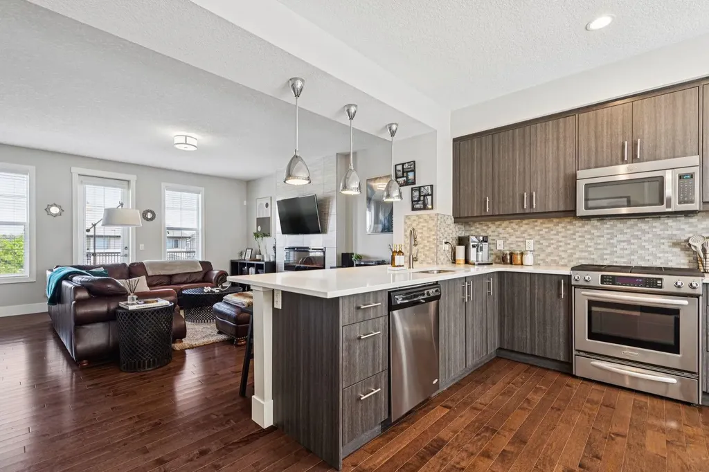 6 Quarry Lane SE Calgary AB T2C 5N4