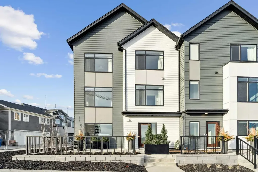 171 Dieppe Drive SW Calgary AB T3E 8H6