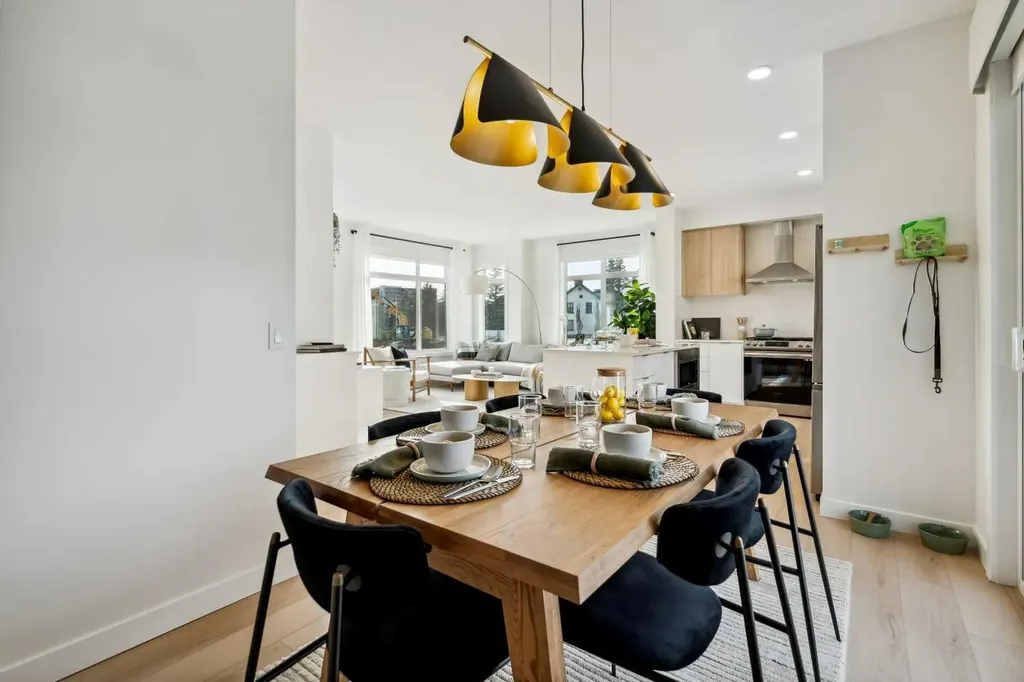 171 Dieppe Drive SW Calgary AB T3E 8H6