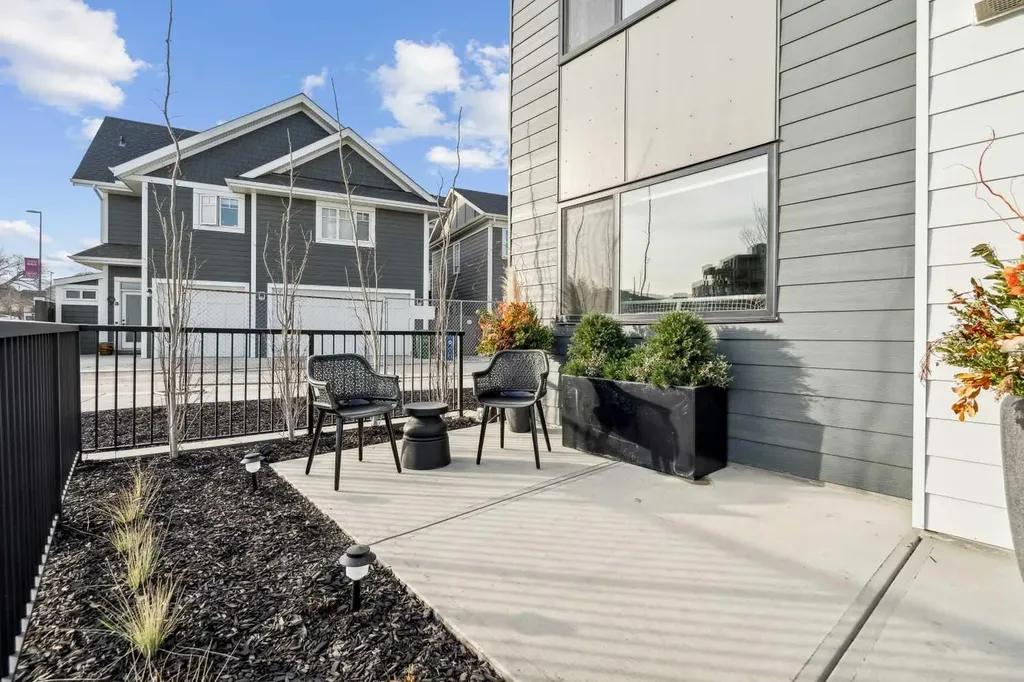 171 Dieppe Drive SW Calgary AB T3E 8H6