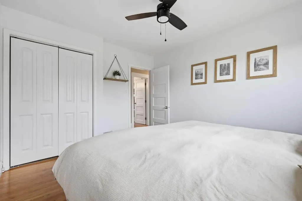 2828 45 Street SW Calgary AB T3E 3T4