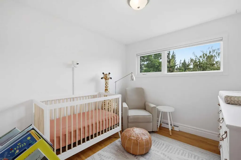 2828 45 Street SW Calgary AB T3E 3T4