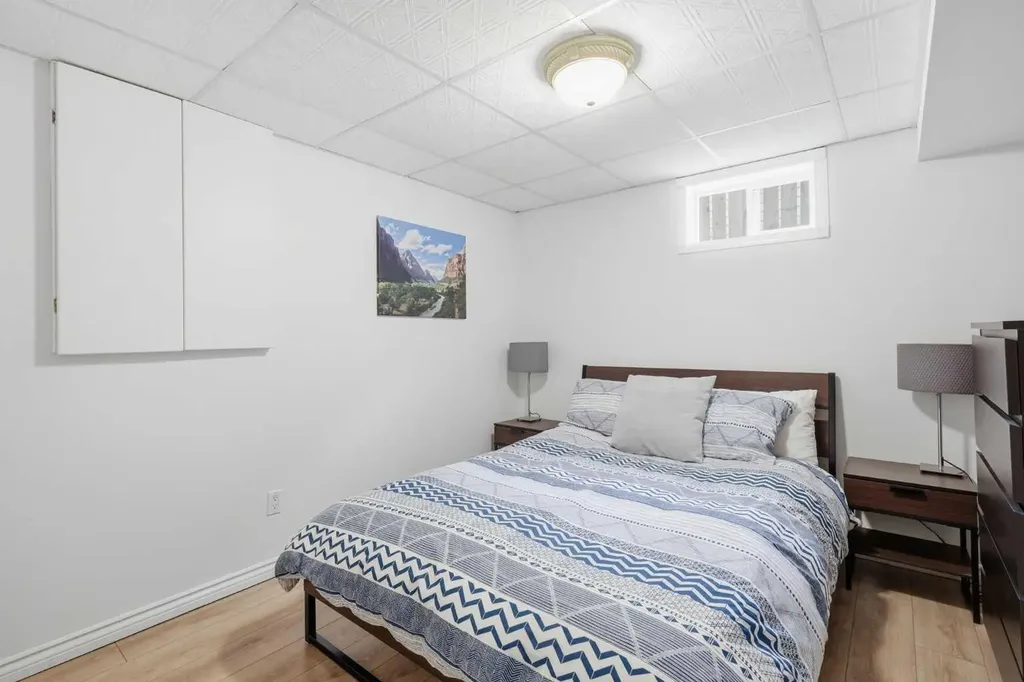 2828 45 Street SW Calgary AB T3E 3T4