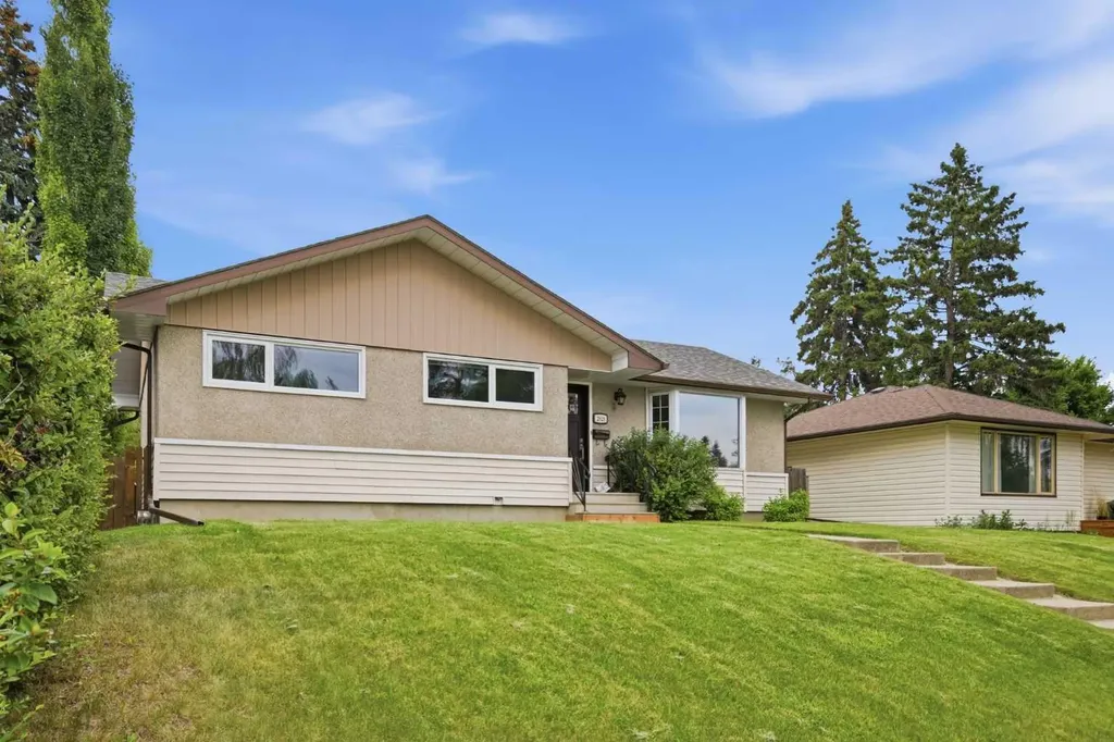 2828 45 Street SW Calgary AB T3E 3T4