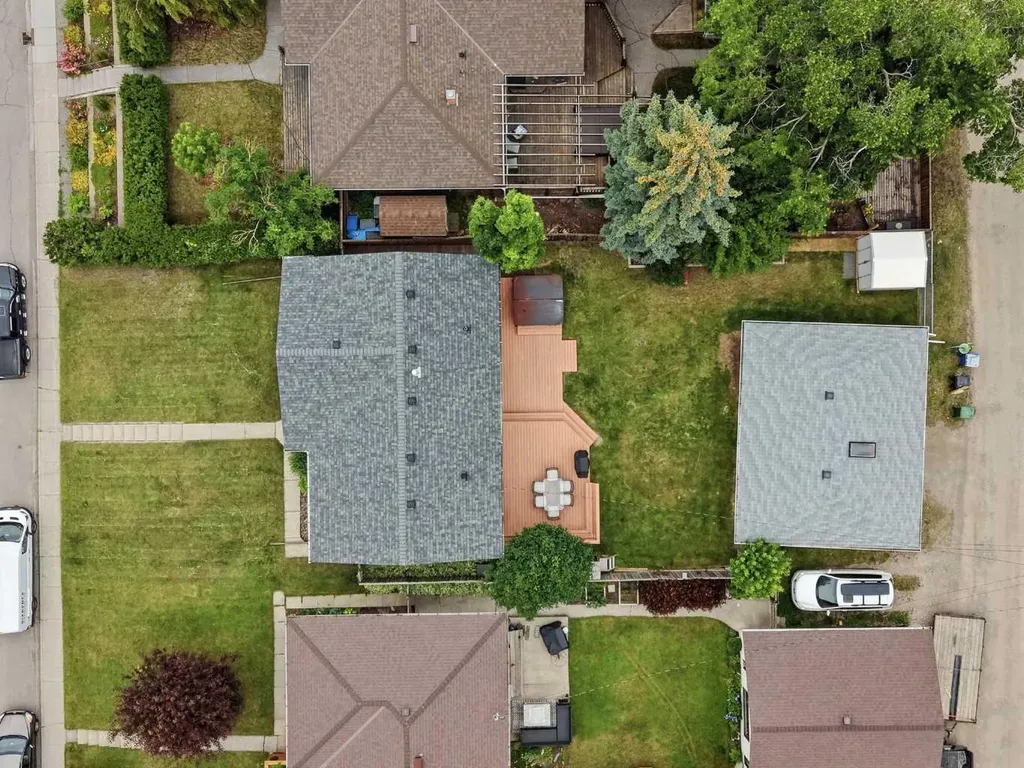 2828 45 Street SW Calgary AB T3E 3T4
