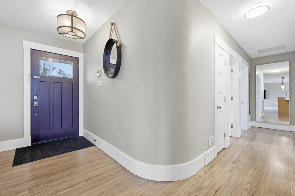2828 45 Street SW Calgary AB T3E 3T4