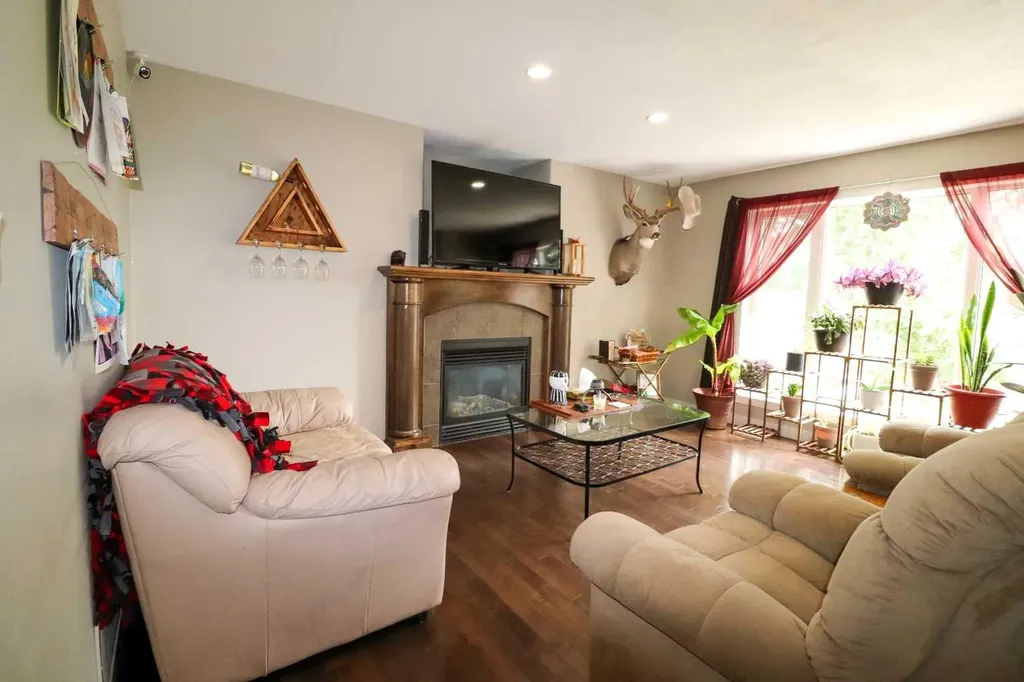 71 Coalbanks Gate W Lethbridge AB T1J 2A2