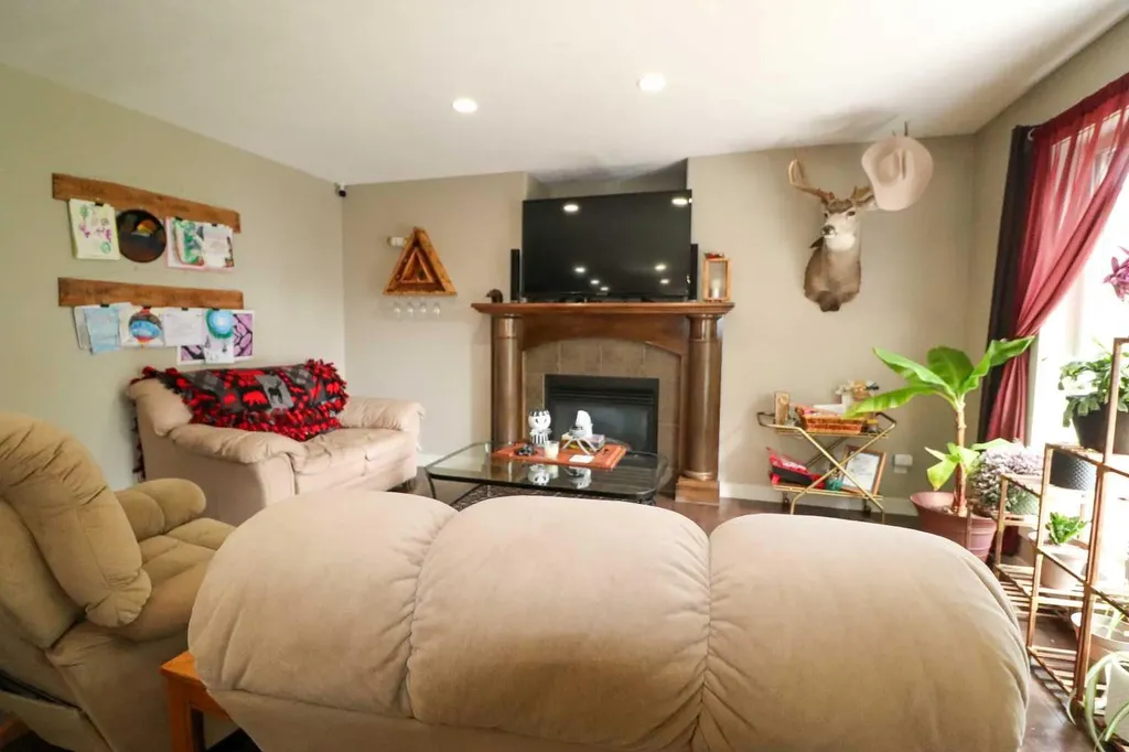 71 Coalbanks Gate W Lethbridge AB T1J 2A2