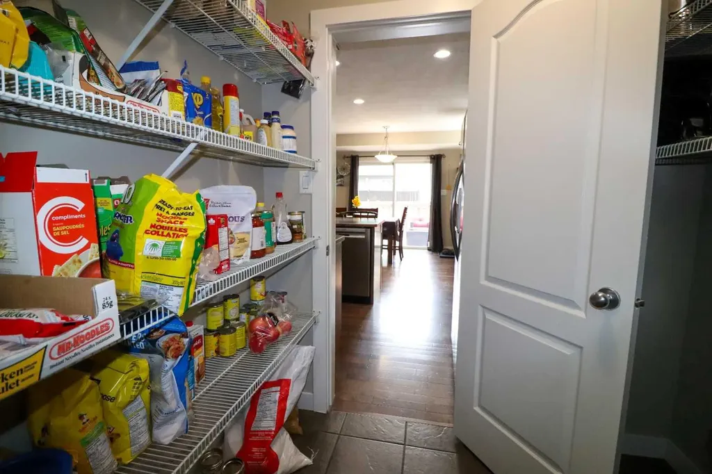 71 Coalbanks Gate W Lethbridge AB T1J 2A2