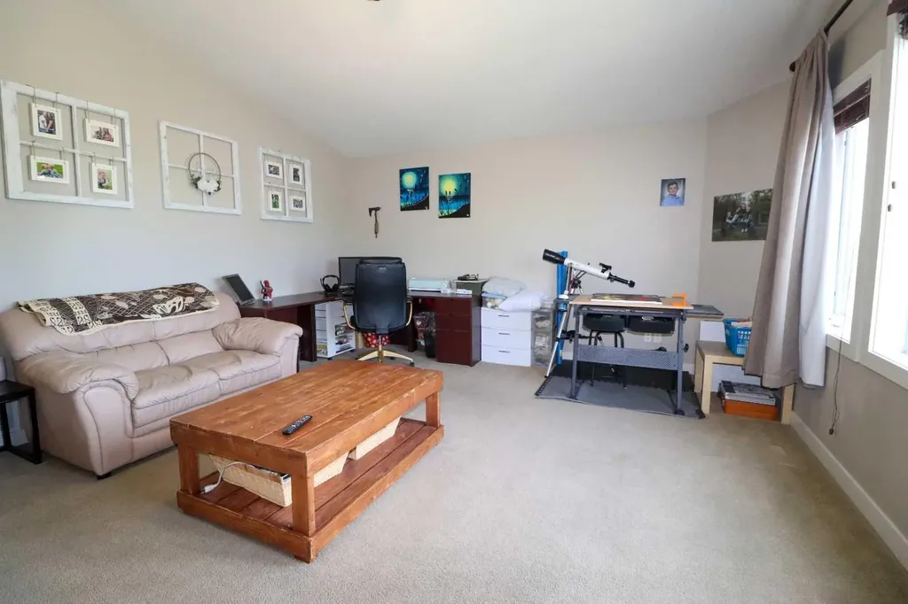 71 Coalbanks Gate W Lethbridge AB T1J 2A2
