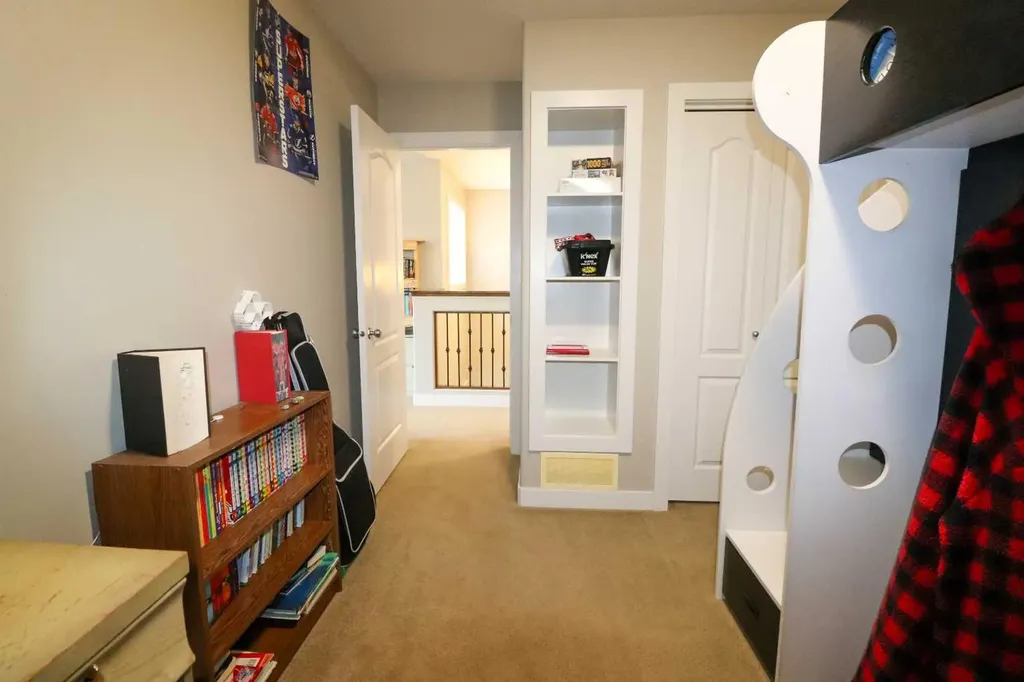 71 Coalbanks Gate W Lethbridge AB T1J 2A2