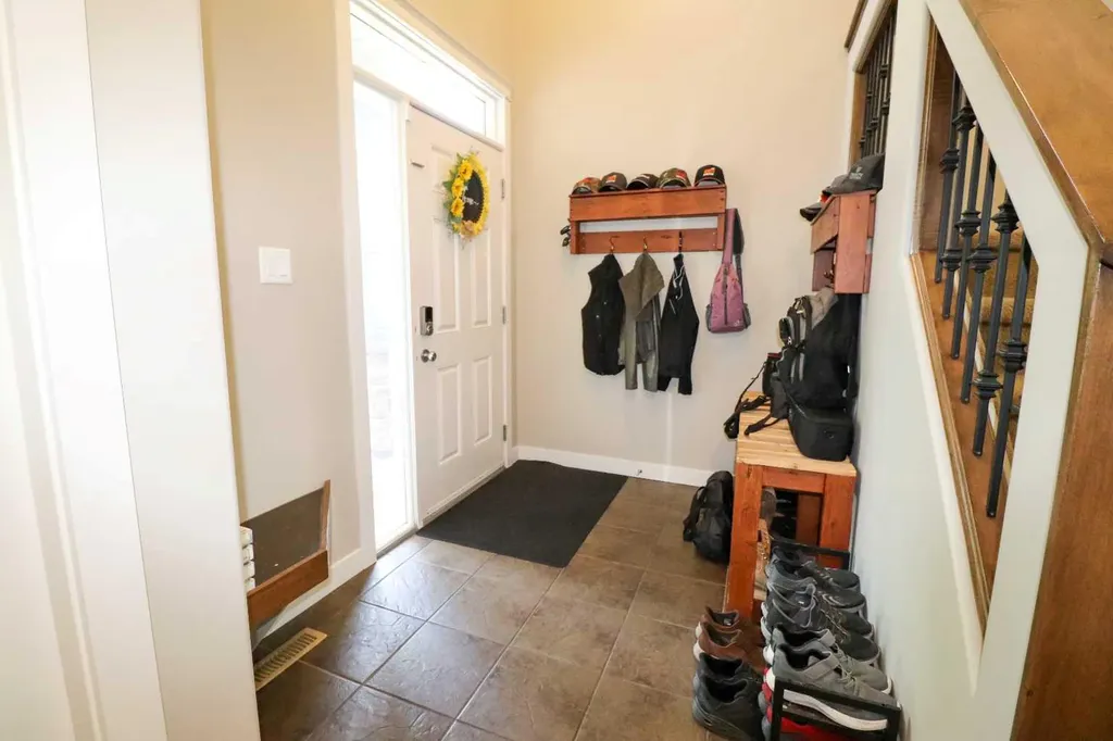 71 Coalbanks Gate W Lethbridge AB T1J 2A2