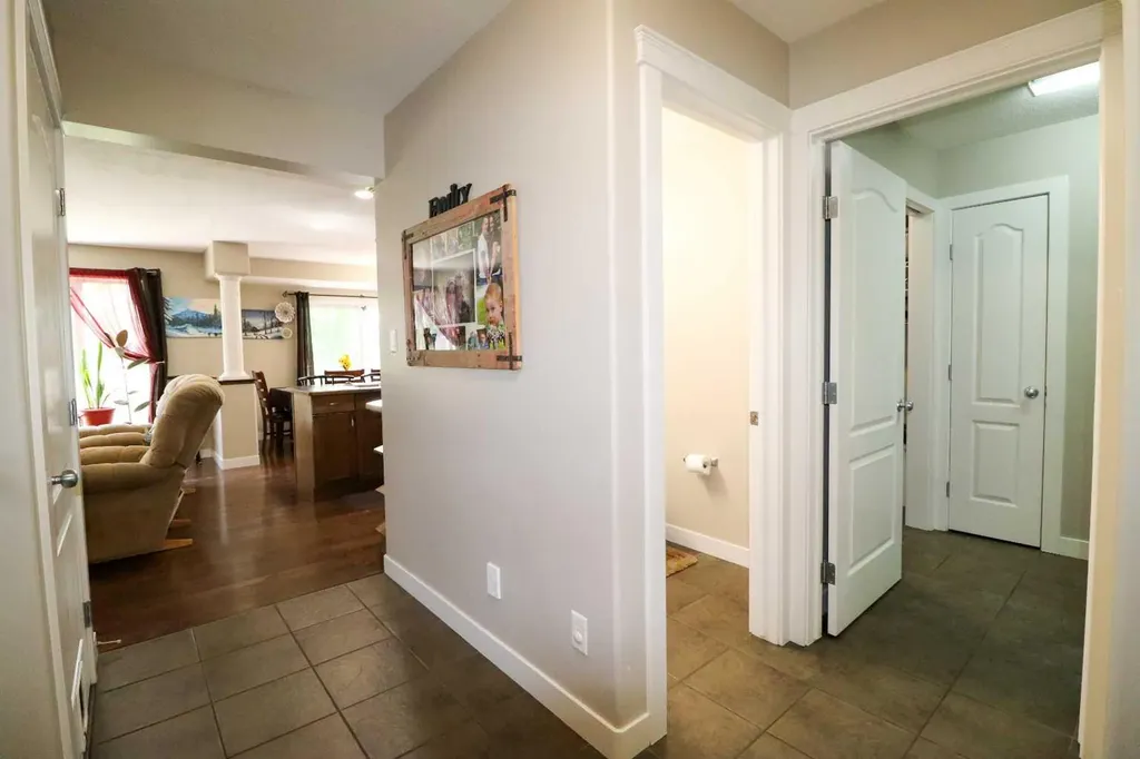 71 Coalbanks Gate W Lethbridge AB T1J 2A2