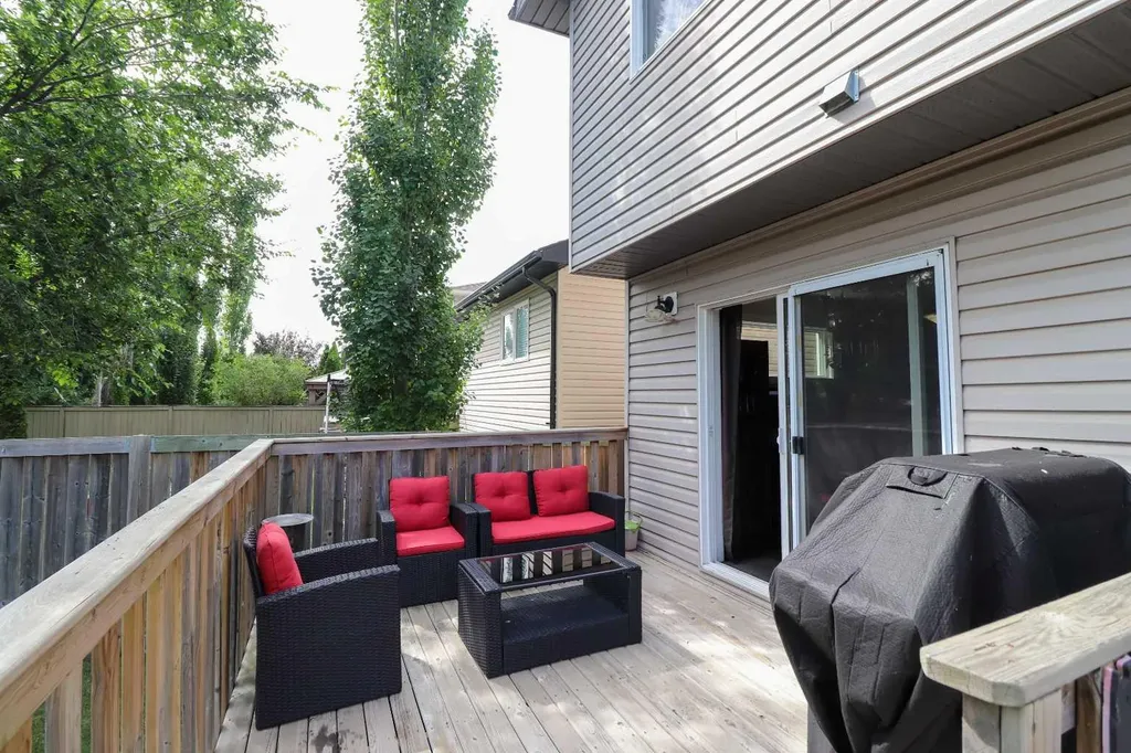 71 Coalbanks Gate W Lethbridge AB T1J 2A2