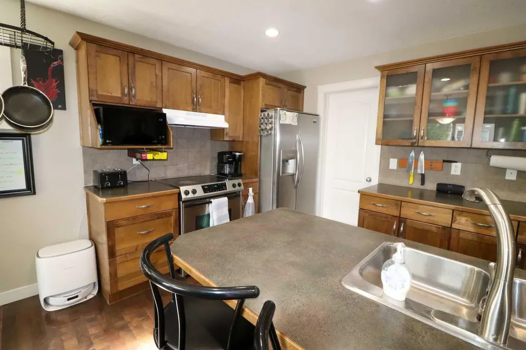 71 Coalbanks Gate W Lethbridge AB T1J 2A2