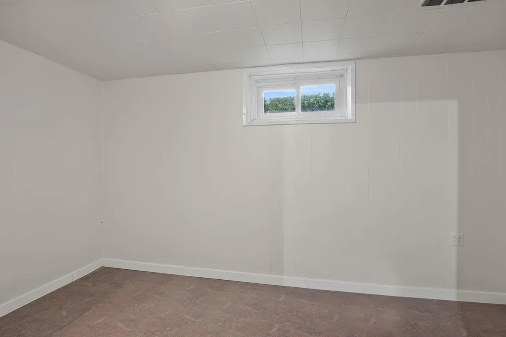 11 Oxbow Street Red Deer AB T4N5C3