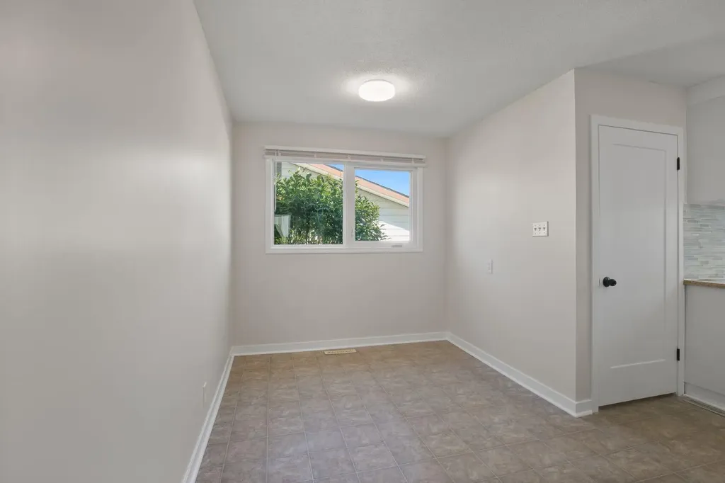11 Oxbow Street Red Deer AB T4N5C3