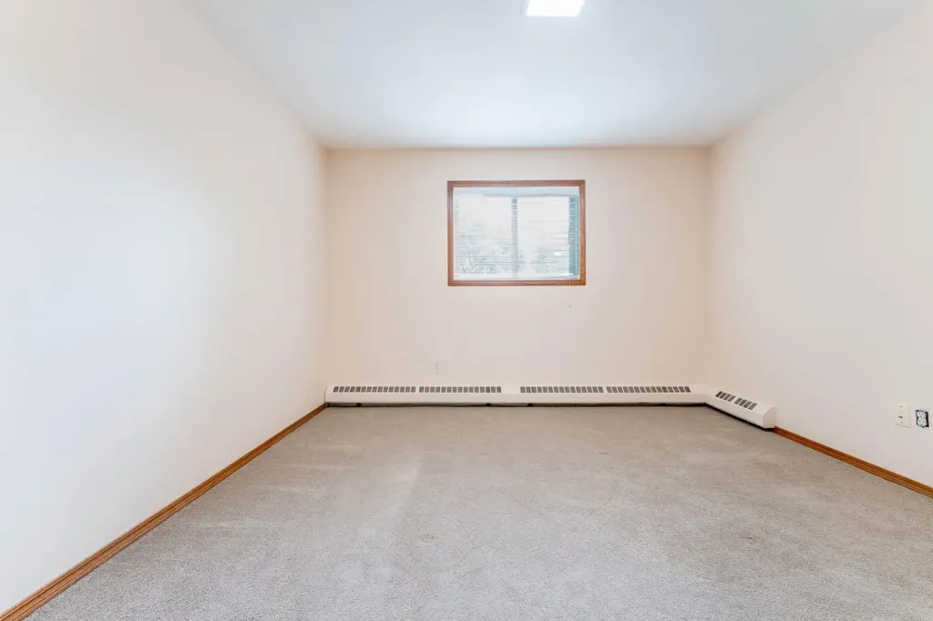 190 3 Avenue E Drumheller AB T0J0Y4