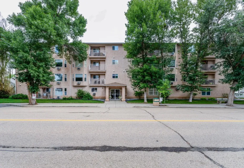 190 3 Avenue E Drumheller AB T0J0Y4