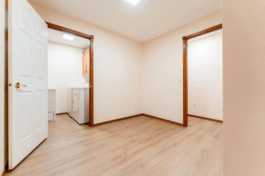190 3 Avenue E Drumheller AB T0J0Y4