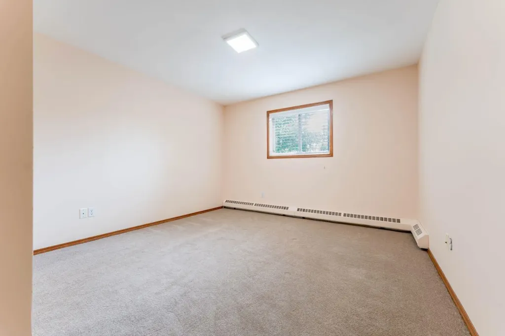 190 3 Avenue E Drumheller AB T0J0Y4