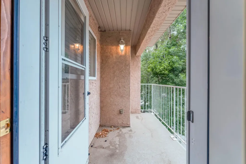 190 3 Avenue E Drumheller AB T0J0Y4