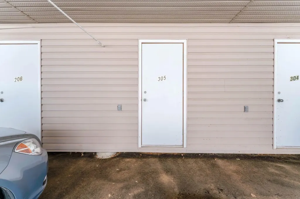 190 3 Avenue E Drumheller AB T0J0Y4