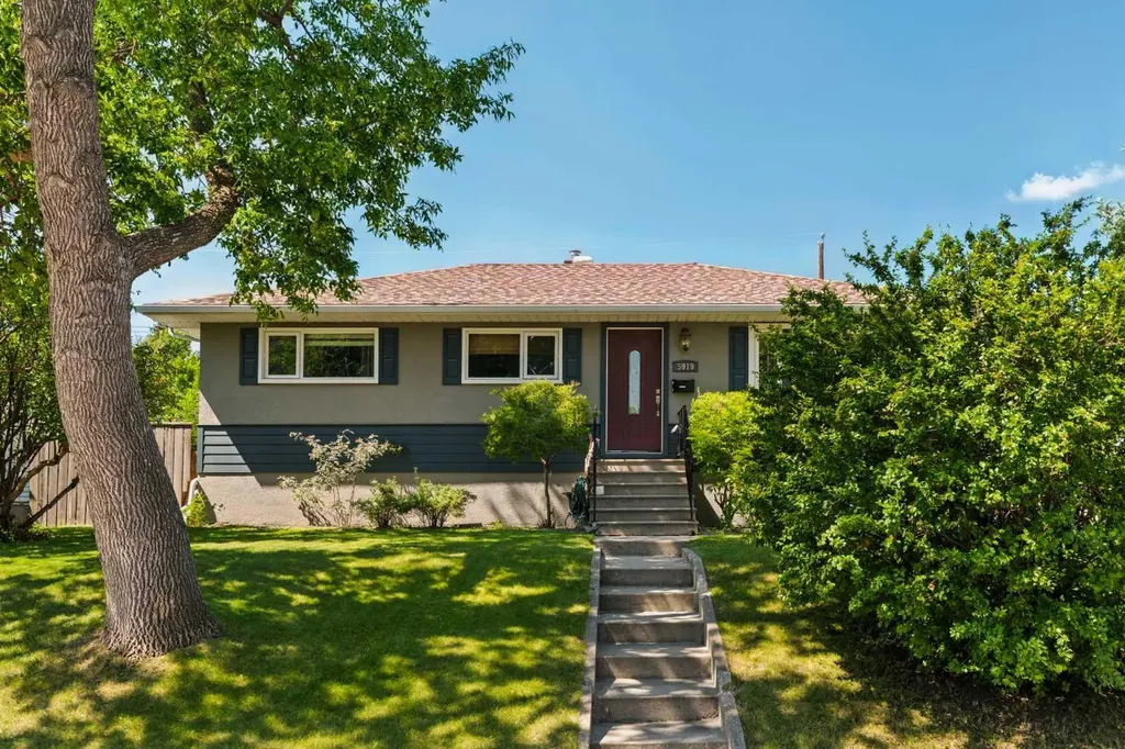 5919 Thornton Road NW Calgary AB T2K 3C3