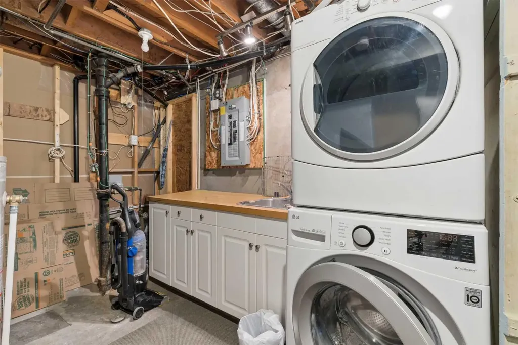 5919 Thornton Road NW Calgary AB T2K 3C3