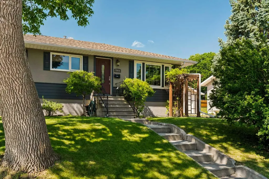 5919 Thornton Road NW Calgary AB T2K 3C3