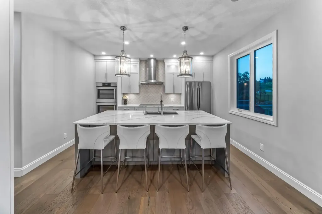 255 Gleneagles View Cochrane AB T4C 2H5
