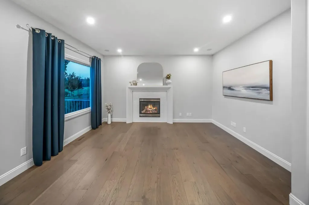 255 Gleneagles View Cochrane AB T4C 2H5