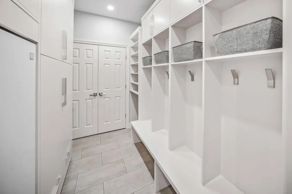 255 Gleneagles View Cochrane AB T4C 2H5