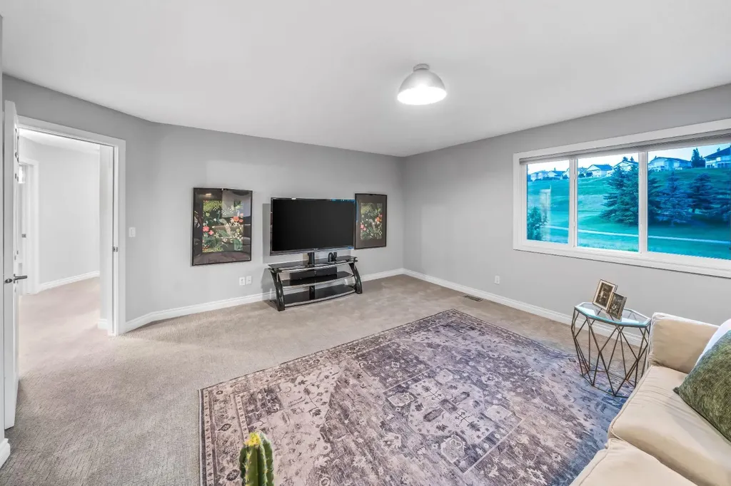 255 Gleneagles View Cochrane AB T4C 2H5