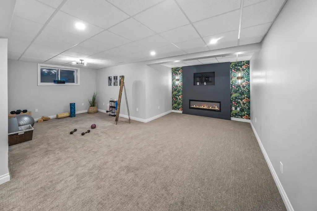 255 Gleneagles View Cochrane AB T4C 2H5