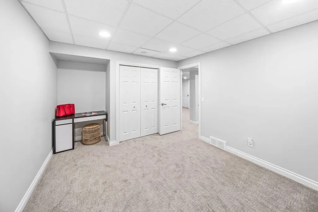 255 Gleneagles View Cochrane AB T4C 2H5