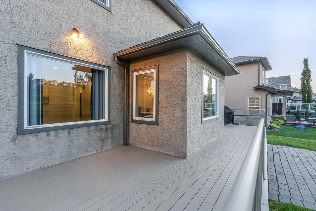 255 Gleneagles View Cochrane AB T4C 2H5