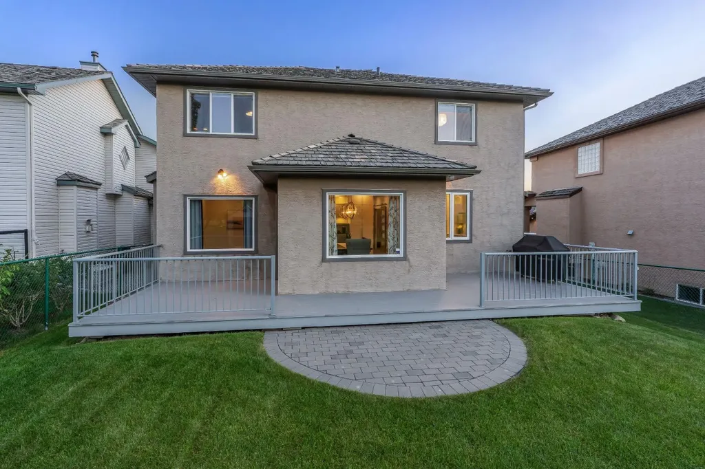 255 Gleneagles View Cochrane AB T4C 2H5