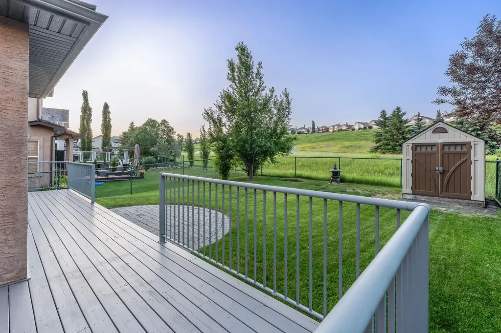 255 Gleneagles View Cochrane AB T4C 2H5