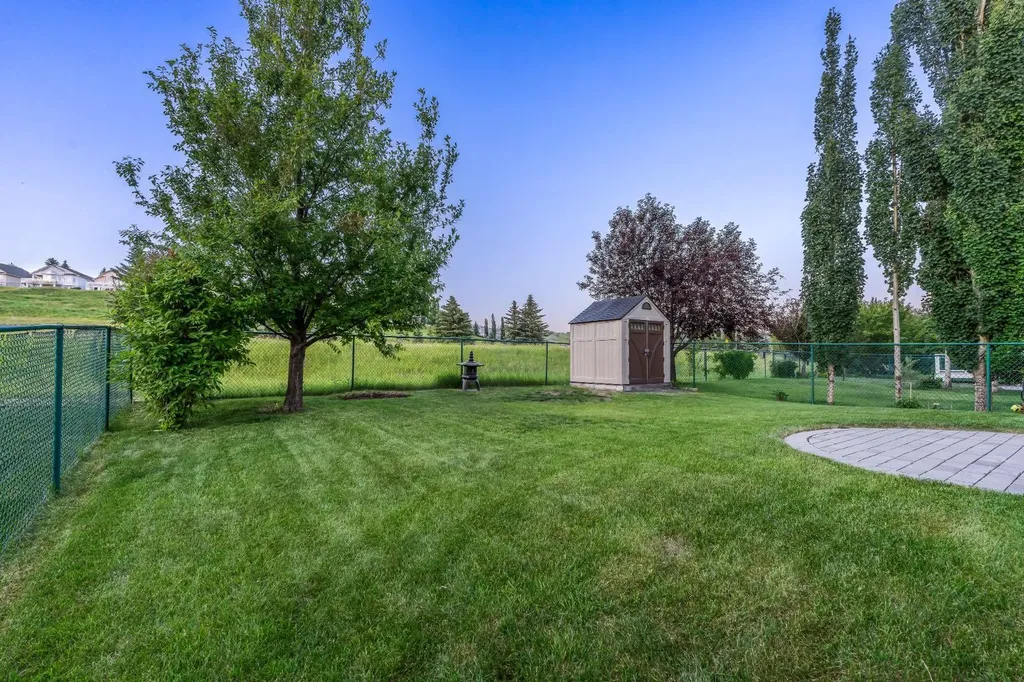 255 Gleneagles View Cochrane AB T4C 2H5