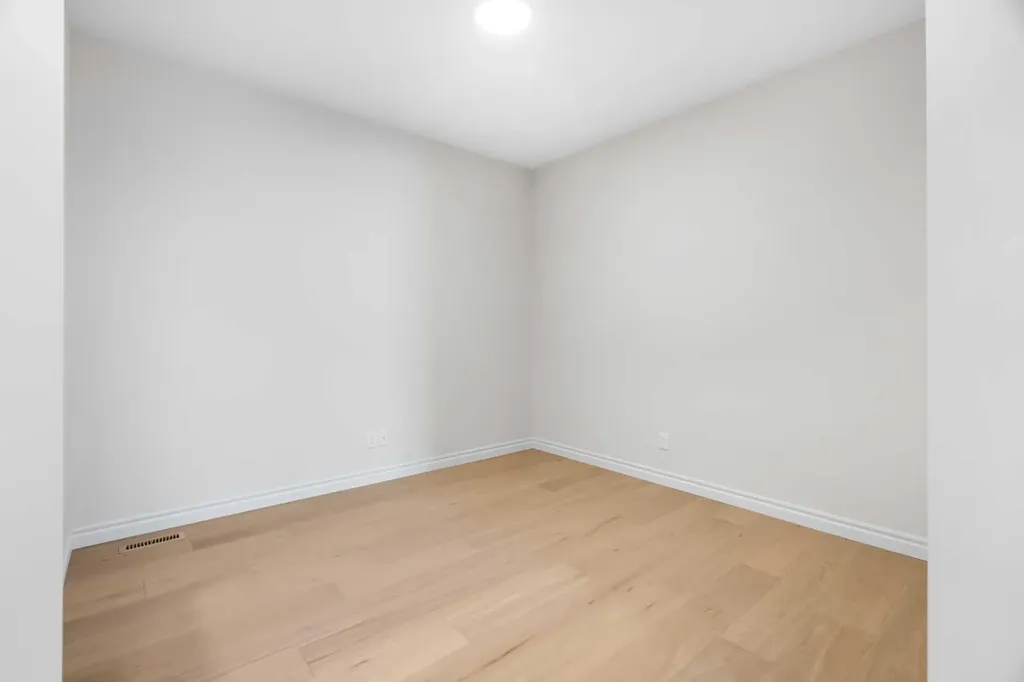63 Annette Rise NW Calgary AB T3R 2L6