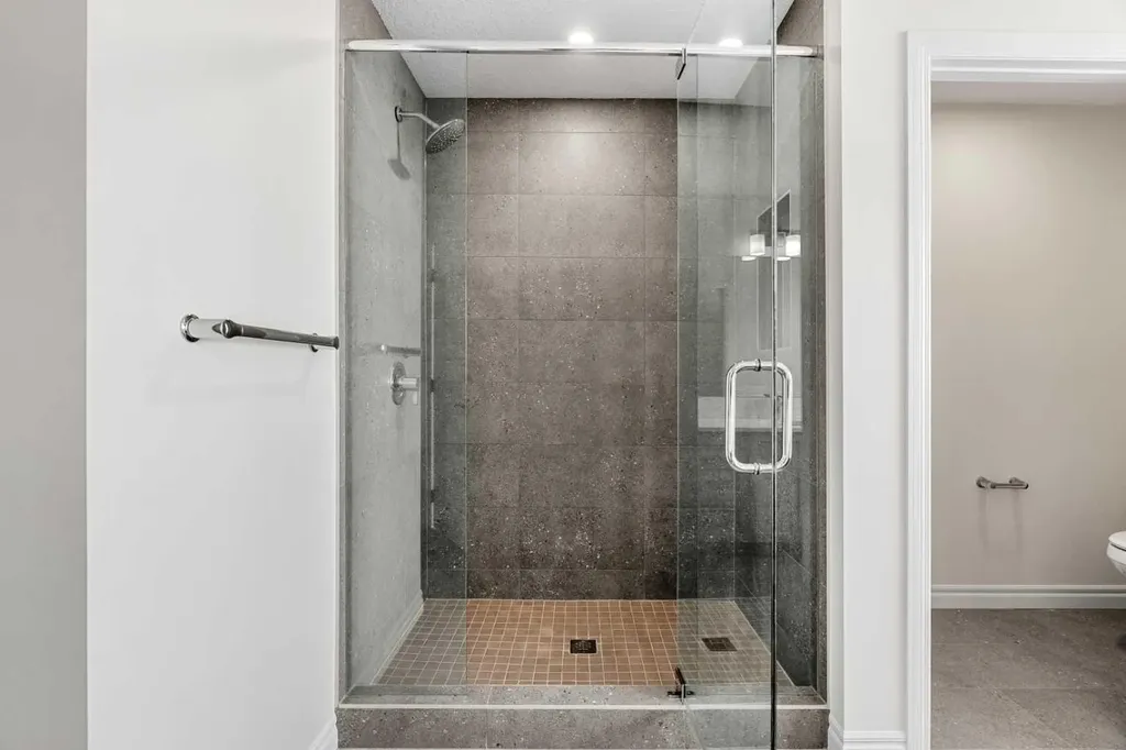 63 Annette Rise NW Calgary AB T3R 2L6
