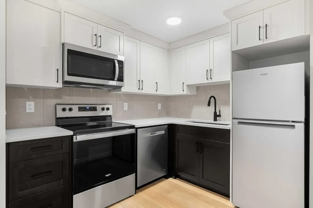 63 Annette Rise NW Calgary AB T3R 2L6