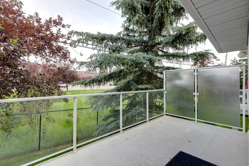 155 Prominence Heights SW Calgary AB T3H 2Z6