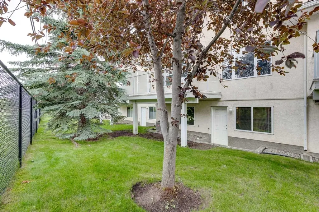 155 Prominence Heights SW Calgary AB T3H 2Z6
