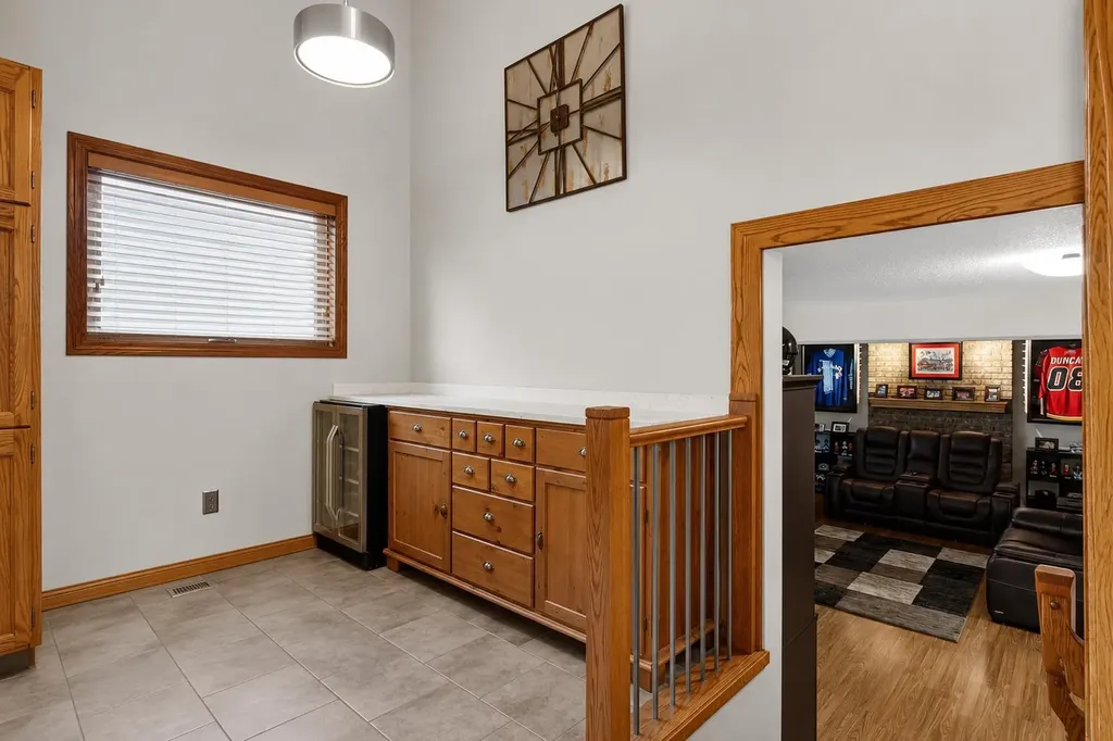 8 Erin Meadow Way SE Calgary AB T2B 3A2